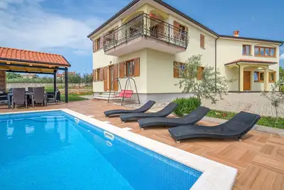 Image de Confortable appartement pour 6 personnes avec piscine, climatisation, Wifi, Tv et terrasse