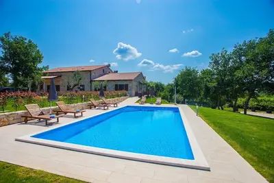 Image de Guest House Jakici Avec Piscine Partagée / Appartements Jakici I Avec vue sur la Piscine, à Cheval