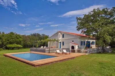 Image de Unique Villa Majavec avec grand jardin et piscine