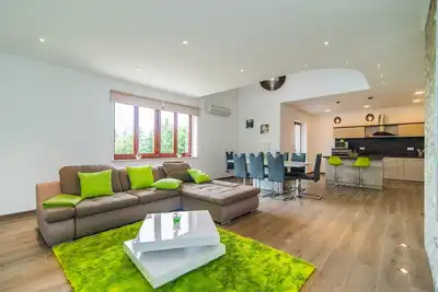 Milohanic Apartment Complex / Appartement 3 chambres Milohanic Luxury Iv avec balcon