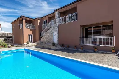 Complexe d'appartements Valtrazza avec piscine commune / Appartement moderne 1 chambre Noa I à Villa Valtrazza