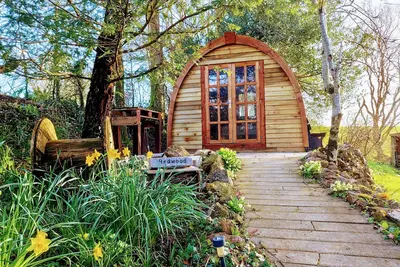 Image de 'Redwood' Le Chariot Réchauffant au Greenhouse Spa Retreat - Glamping Cornwall