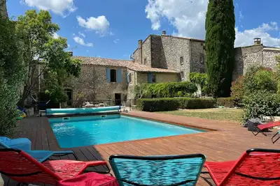Image de Calme et repos dans un petit village entre mer et montagne avec piscine chauffée