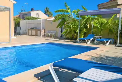 Image de Plages à 500 m, Villa climatisée, piscine privée/chauffée, jardin clôturé et Bbq