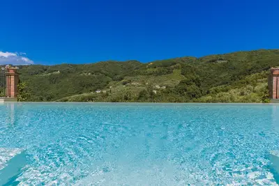 Maison de vacances privée avec piscine privée, climatisation, bain à remous, Wifi, Tv, patio