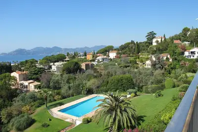 Image de Appartement dans résidence de standing, piscine et tennis.