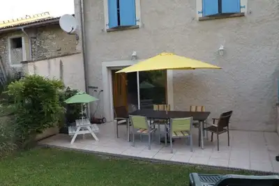 Image de Gîte située au cœur d'un petit village, jardin, au calme, bien équipé