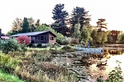 Image de Idéal pour les familles, situé à proximité de nombreux commerces, locations et débarcadères.