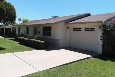 Image de Pool House - Piscine chauffée, à pied d'Asu