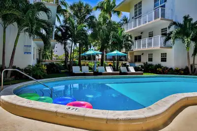 Image de Fantastique 2 X 2br / 2ba Dans Biscayne CLÉ, ÉTAPES De La Plage, Piscine, Cuisine Parking
