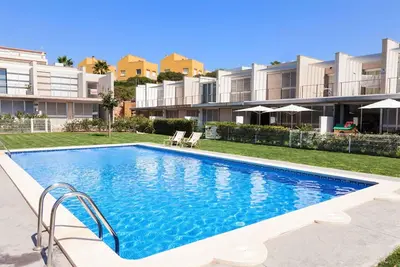 Image de Bel appartement dans une maison de vacances avec Wifi, climatisation, piscine, Tv, patio, parking