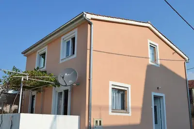 Image de Belle maison de vacances privée pour 8 personnes avec Wifi, climatisation, Tv et terrasse