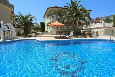 Image de Maison de vacances privée avec climatisation, Wifi, piscine privée, Tv, patio, vue panoramique