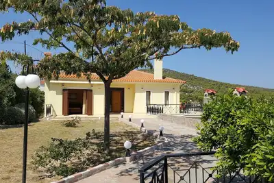 Image de Villa Politimi à Égine. . . un sentiment de luxe.