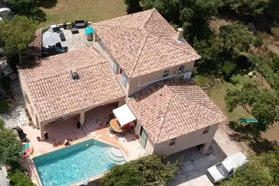 Image de Carqueiranne Un Petit Coin De Paradis- Piscine -jeux pour les enfants-