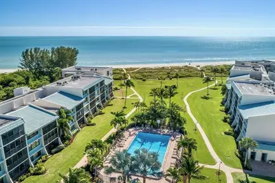 Image de Piscine, tennis, plage et WiFI. Complexe de vacances familial