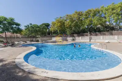 Bel appartement 6 pax avec A / C et piscine dans le centre touristique de Salou.