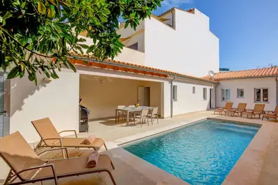 Image de Ca la Tia Joanaina for six people with pool and Bbq