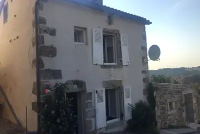 Image de Superbe cottage en pierre de deux chambres, grand jardin. Dans un cadre magnifique!