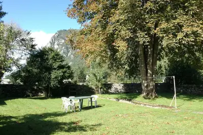 Image de Gite Gritchou à proximité du gave d'Ossau et de la falaise aux vautours