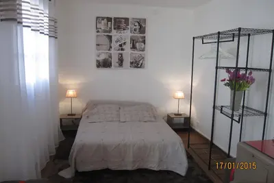 Image de Studio de charme, 30m de la mer, dans propriété