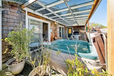 Image de Bb: Hot Tub, Lieu! ! Plage, Restaurants, Golf, Prom, Chien Ok! !