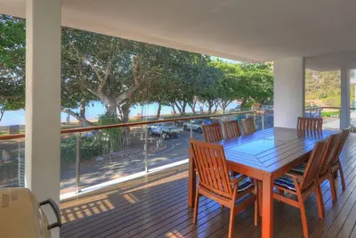 Maggies Beachfront Apt. 3