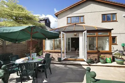 Image de Garrod Avenue - Cinq Chambres Maison, Couchages 11