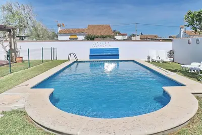 Image de Bungalow avec piscine commune