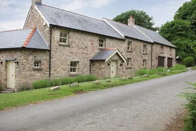 Image de Nicholaston Cottage - Quatre Chambres Maison, Couchages 8