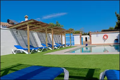 Image de Bungalow avec piscine et Wifi