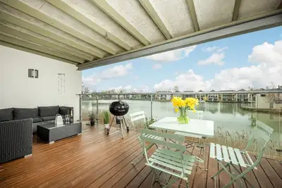 Image de Hazy Blue (Hm86), apartment at Lower Mill Estate