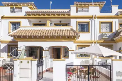 Image de Maison confortable à Torrevieja avec.