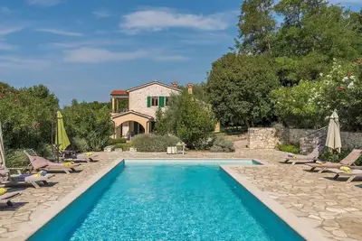Image de Villa Biljana avec piscine partagée dans le complexe Vlakovo