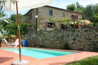 Image de Maisonnette en pierre avec piscine privée, position panoramique et calme, point de départ idéal pour