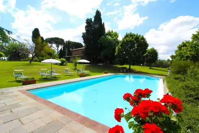 Image de Villa pour 6 personnes près du village de Castiglion Fiorentino, avec piscine privée, grand jardin c