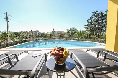 Image de Villa Cecilia avec piscine privée près d'Aquacolors