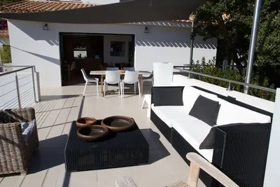 Image de Villa splendide vue mer, jardin 2000m2, plages, piscine chauffée