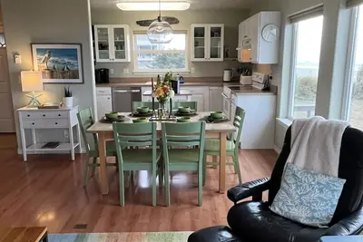 Image de Oceanfront Beach Cottage