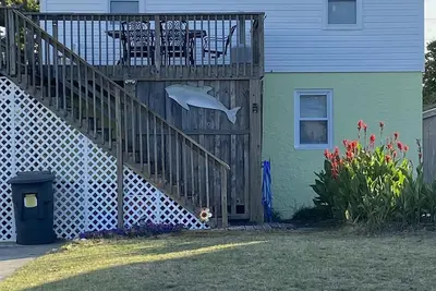 Image de Family Beach House - Abordable et disponible - Emplacement! Emplacement! Emplacement!