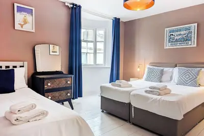 Mucky Duck: 4 chambres, 12 personnes, près de la plage et de la jetée, chiens autorisés