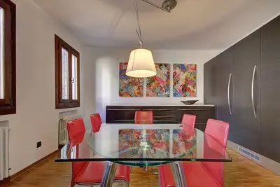 Image de Sunny Canalview 4pax, wifi, aircond