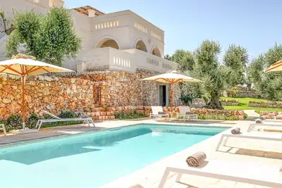 Image de Villa à Ostuni avec 8 chambres à coucher, 16 couchages