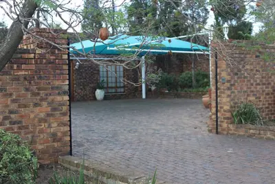 Image de Jacaranda Cottage: Profitez du pays très proche de la ville!
