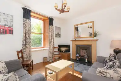 Image de Centre d'Édimbourg - Rosebank Cottages - Jardin privé et porte principale