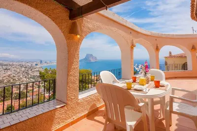 Image de Villa à louer à Calpe Arcadien pour 6 pax avec vue sur la mer et piscine privée