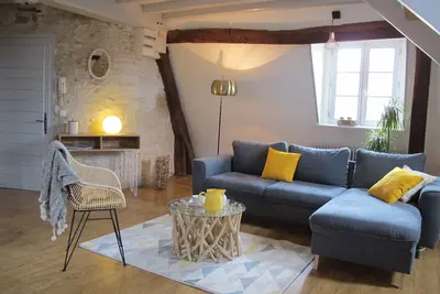 Image de Appartement de caractère calme idéalement placé. Idéal pour les amoureux.