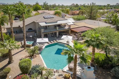 Image de SWSSLuxeHouse Impressionnante maison familiale sur 1 acre resort StayWithStyle