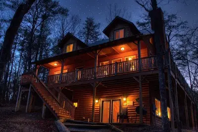 Image de Cabane Deluxe - Vues de montagne saisonnières |