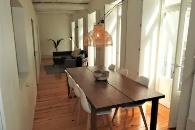 Image de Centre historique Oporto Delight 1. 2-Appartement de luxe avec balcon 4-6 p